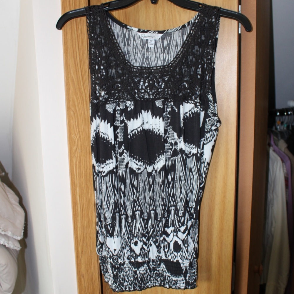 B&W Patterned Sleeveless